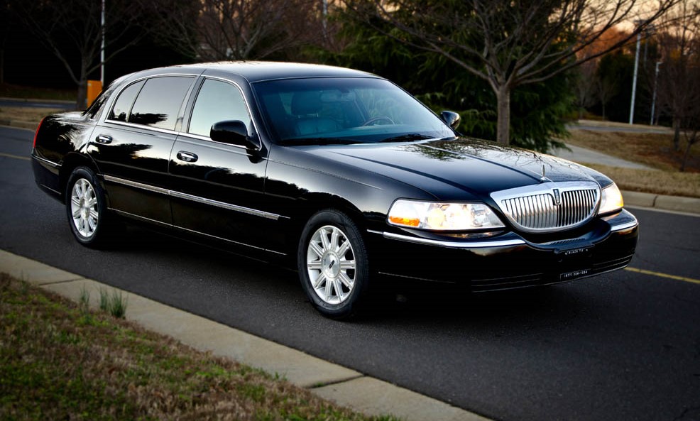 Lincoln Town Car exterior